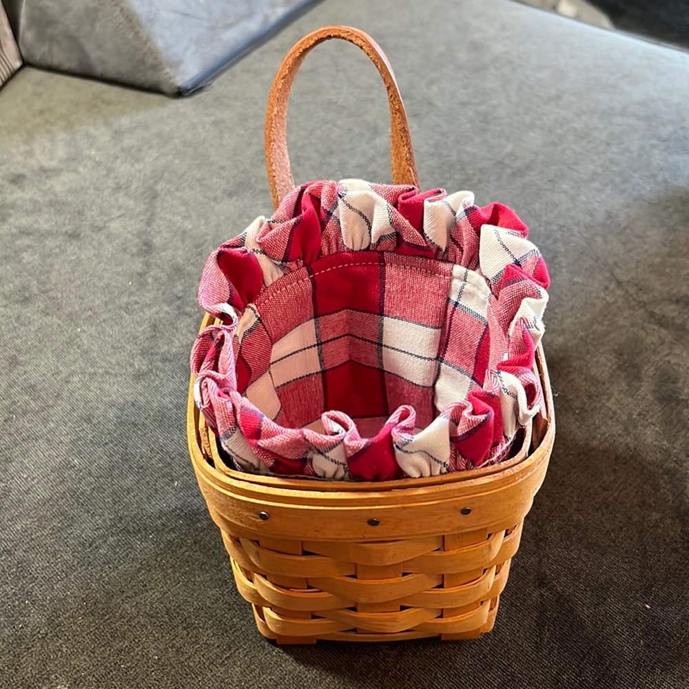Longaberger chives booking basket
